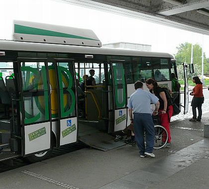 Letošní sezónu ZOOBUSu v Praze zajišťují plynové autobusy DPÚK