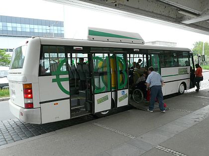 Letošní sezónu ZOOBUSu v Praze zajišťují plynové autobusy DPÚK