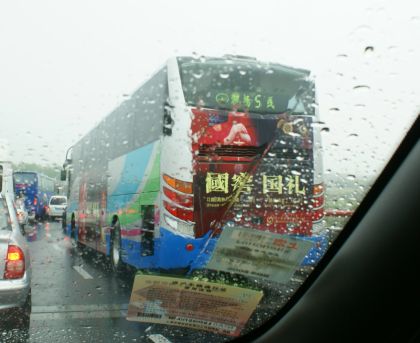 První záběry autobusů ze šanghajských ulic