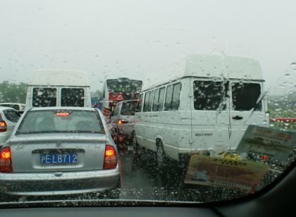 První záběry autobusů ze šanghajských ulic