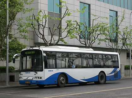 První záběry autobusů ze šanghajských ulic