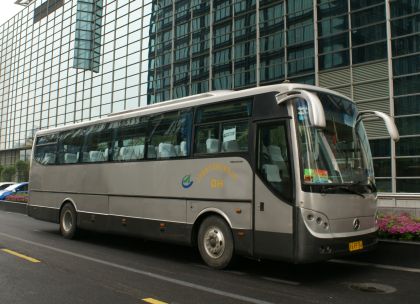 První záběry autobusů ze šanghajských ulic