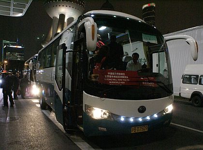 První záběry autobusů ze šanghajských ulic