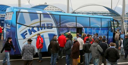 Autokar společnosti TRANSCENTRUM bus pro FK Mladá Boleslav
