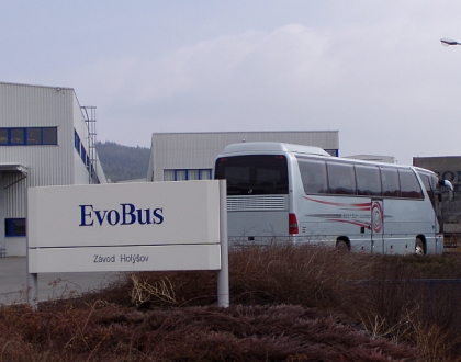 Autobusy Mercedes-Benz a Setra  se částečně vyrábějí i v českém Holýšově