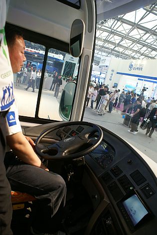 10. BUSWORLD Asia 2010: Expozice společnosti Yutong