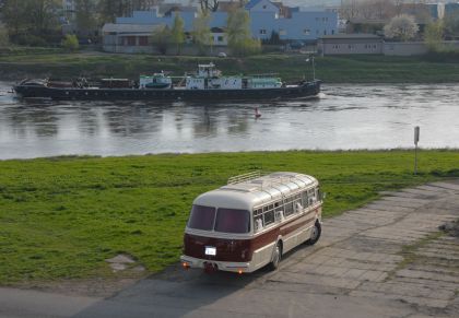 Škoda 706 RTO LUX Martina Uhra se jako svatební vůz vydal