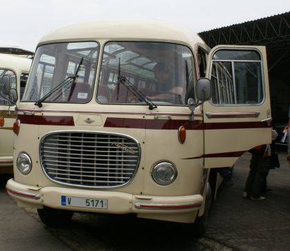 Škoda 706 RTO LUX Martina Uhra se jako svatební vůz vydal
