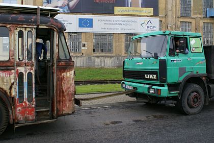 Krok za krokem: Nakládání a odjezd trolejbusu Škoda 7Tr1 ze Škodovky