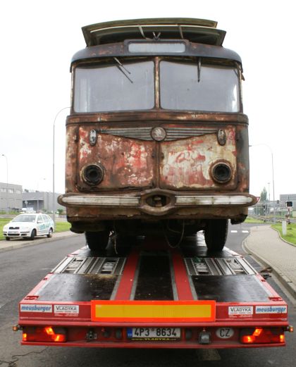 Krok za krokem: Nakládání a odjezd trolejbusu Škoda 7Tr1 ze Škodovky