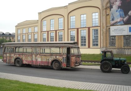 Krok za krokem: Nakládání a odjezd trolejbusu Škoda 7Tr1 ze Škodovky