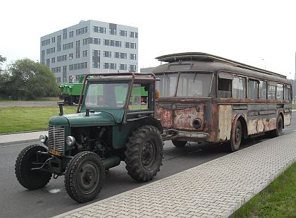 Krok za krokem: Nakládání a odjezd trolejbusu Škoda 7Tr1 ze Škodovky  