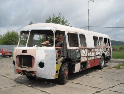 Krok za krokem: Nakládání a odjezd trolejbusu Škoda 7Tr1 ze Škodovky
