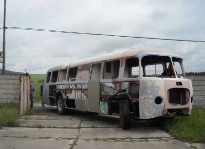 Krok za krokem: Nakládání a odjezd trolejbusu Škoda 7Tr1 ze Škodovky  