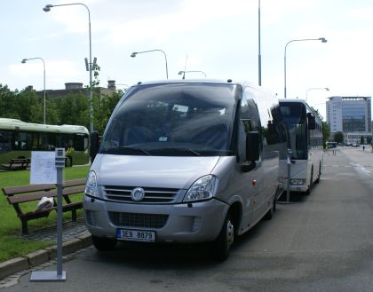 První den veletrhů Autotec a Autosalon 2010: Krásné počasí a záplava návštěvníků