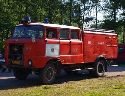Hasičské vozy na oslavách 120 let SDH Kundratice