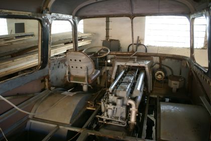 Záběry z postupu prací na kloubovém autobuse Škoda 706 RTO-K