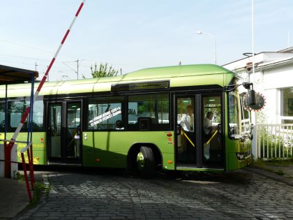 Hybridní městský  autobus Volvo 7700 se představuje v České republice