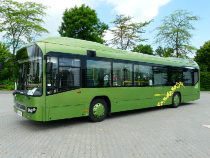 Hybridní městský  autobus Volvo 7700 se představuje v České republice