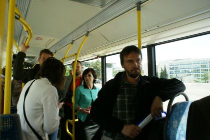 Hybridní městský autobus Volvo 7700 se představuje v České republice