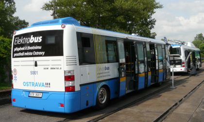 Autobusy a jedna lokomotiva (na CNG) na Czech Rail Days v Ostravě