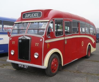 Vracíme se do autobusového muzea v Cobhamu ve Velké Británii