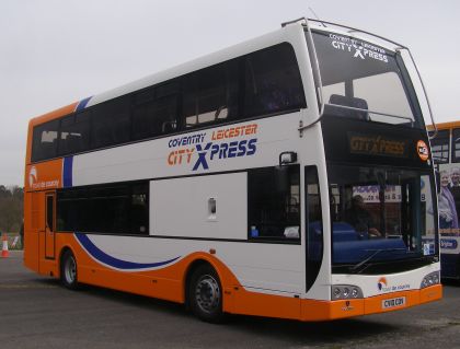 Vracíme se do autobusového muzea v Cobhamu ve Velké Británii