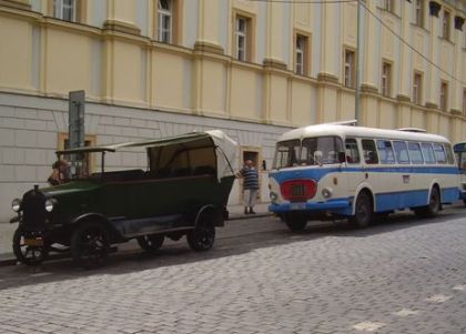Retro Prague - fotografie veteránů v okolí Rudolfina