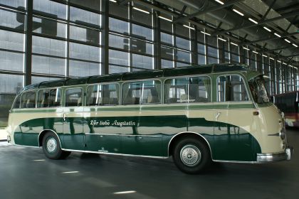 Třetí oldtimer v zákaznickém centru Setra - S10 z roku 1955