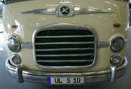 Třetí oldtimer v zákaznickém centru Setra - S10 z roku 1955
