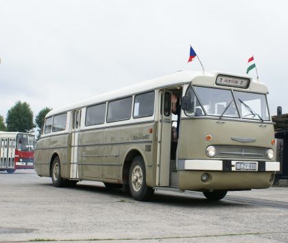 Maďarský účastník Zlatého bažanta 2010: Ikarus 66.62 z roku 1972, 