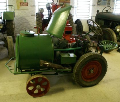 Na návštěvě u historických traktorů a stabilních motorů v Chotouni