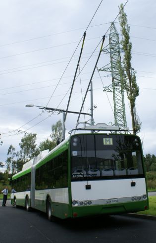 Z oficiálního otevření tratě trolejbusu č.15 v Plzni: Nejprve trolejbus(y)