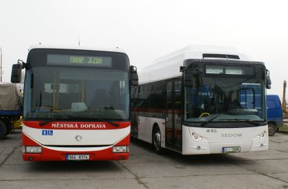 Úvodní záběry autobusů ze Dne otevřených dveří v Probo Bus 