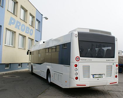 Úvodní záběry autobusů ze Dne otevřených dveří v Probo Bus 