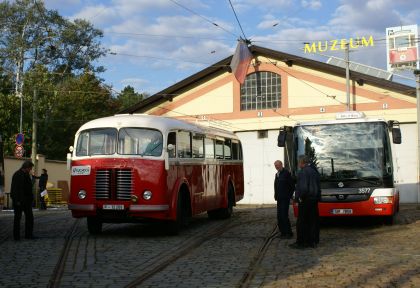 Než se otevřelo - ranní snímky BUSportálu v Muzeu MHD ve Střešovicích 