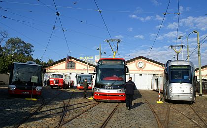 Než se otevřelo - ranní snímky BUSportálu v Muzeu MHD ve Střešovicích 