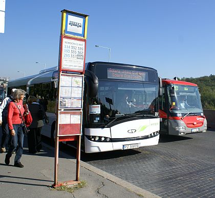 Od včerejška se v Praze pohybuje testovací hybridní autobus Solaris Urbino 12 H