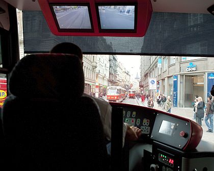 Tramvaj 15T ForCity - záběry ze zahájení provozu s cestujícími