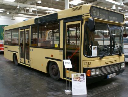 IAA Hannover: Pavilon 23 plný veteránů V.: Opel, Neoplan, M-B a MAN