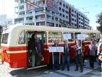 Několik záběrů z  'obnovení' trolejbusového provozu v Praze 