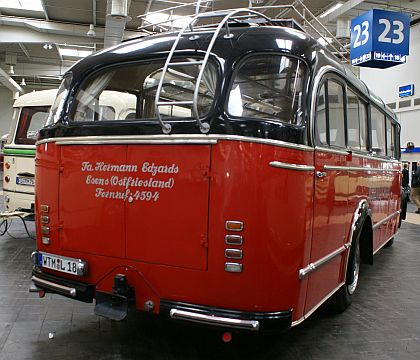 IAA Hannover: Pavilon 23 plný veteránů VII.: 3 x Mercedes - Benz a VW