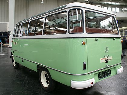 IAA Hannover: Pavilon 23 plný veteránů IX.: Opel, Setra Panoramabus,