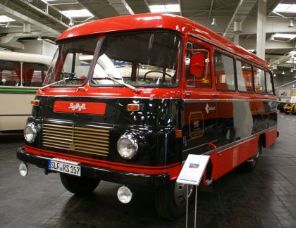 IAA Hannover: Pavilon 23 plný veteránů X.:Ikarus, 2x Robur a Neoplan Mc Donald's