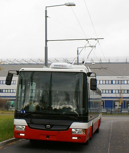 Trolejbus Škoda 30 Tr SOR  na zkušebních jízdách v Plzni 4.11.2010