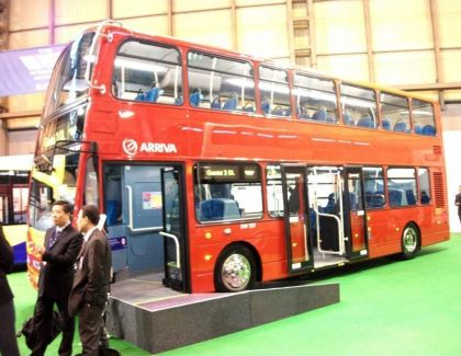 Euro Bus Expo Birmingham objektivy Petera Turlanda a Duncana Paynea