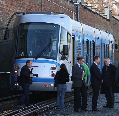 Prezentace první výrobně dokončené tramvaje ŠKODA 19T pro město Wroclaw