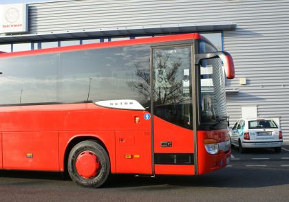 Připravujeme: Testovací autobus Setra 415 H na zastávce v Praze