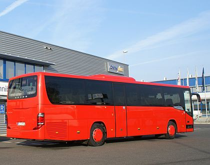 Testovací Setra  S 415 H  v Praze - podrobnosti k víceúčelovému autobusu 