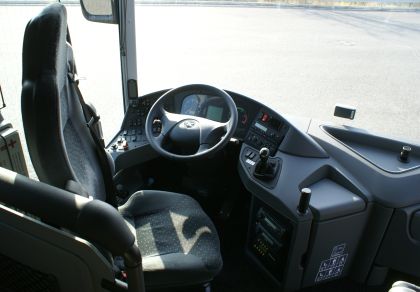 Testovací Setra  S 415 H  v Praze - podrobnosti k víceúčelovému autobusu 